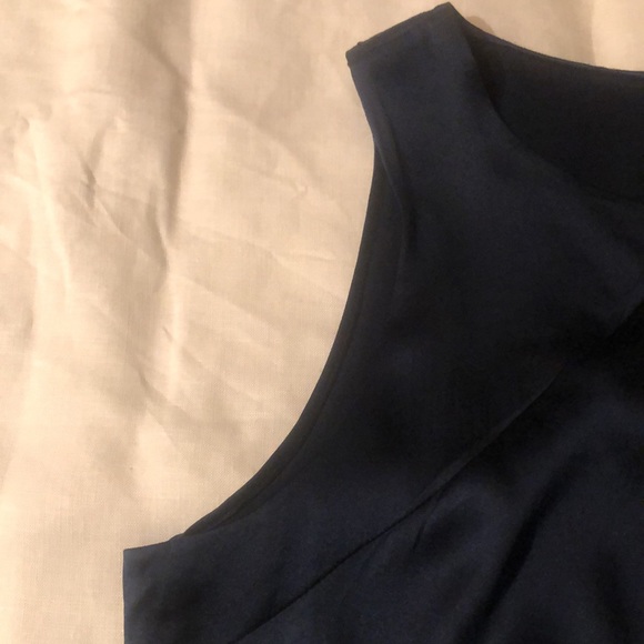 Silk sleeveless top! - Picture 4 of 7